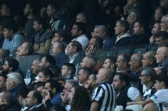 Beşiktaş geriden geldi kazandı! Galatasaray zirvede ağır yara aldı…